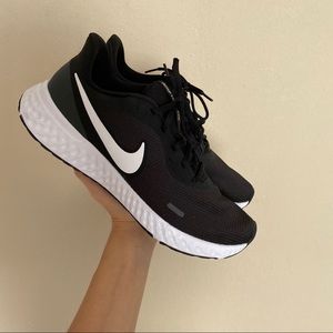 Nike Shoes Size 11 Mens Sneakers US Size 11 Black Running Training Yoga Shoes